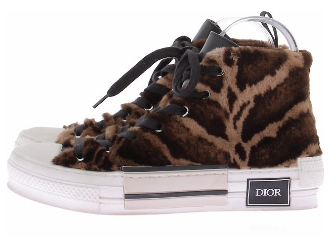 Dior Sneaker aus braunem Kunstpelz - Ansicht 3