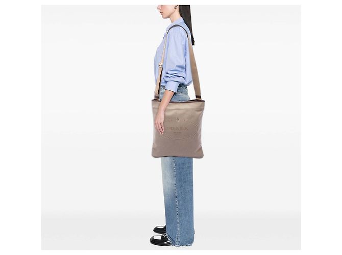 Borsa a tracolla Prada in tela beige Canapa con logo - vista 6