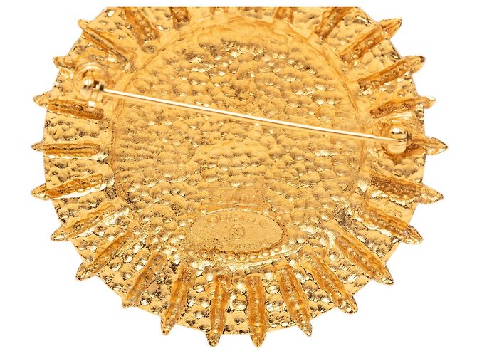 Spilla Chanel Gold Gold Plated Coat Of Arms Medallion Sunburst D'oro - vista 3