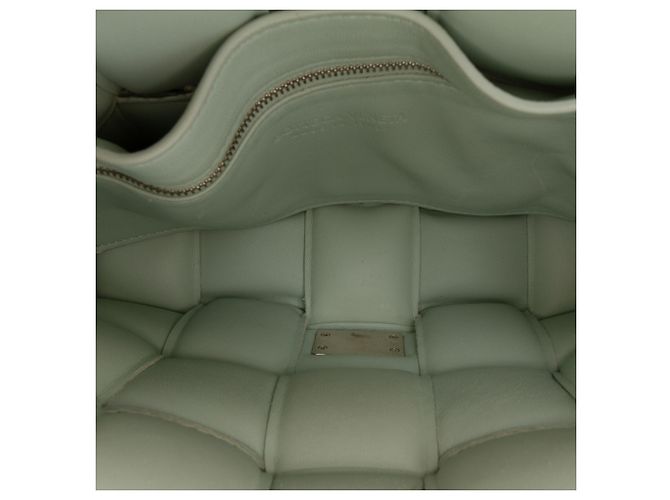 Bolsa transversal Cassette acolchoada em pele de cabra com relevo de python verde Bottega Veneta Verde claro - vista 4