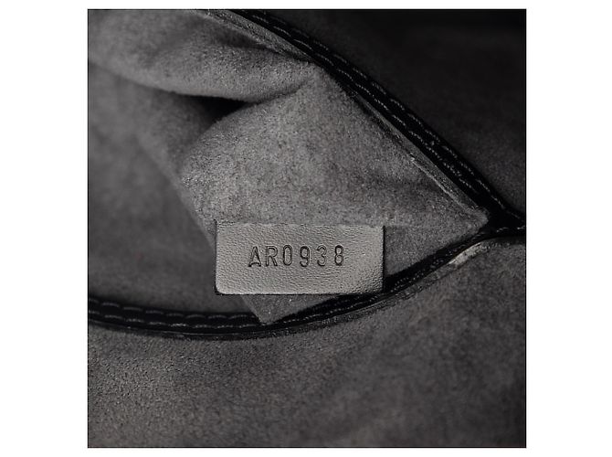 Louis Vuitton Alma PM in pelle Epi nera Nero - vista 6