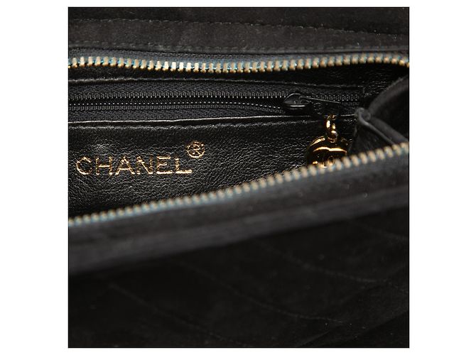 Chanel Black CC Diamond Quilted Suede Crossbody Preto - vista 5
