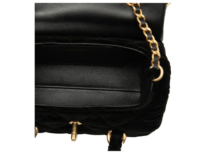 Chanel Black Mini Quilted Velvet Top Handle Flap Nero - vista 4