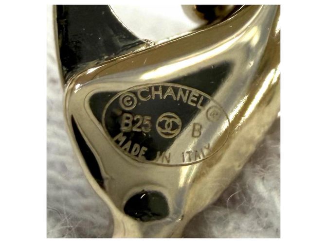 CHANEL B25 Coco Mark Pearl Heart Pendant Necklace Nero Bianco - vista 8