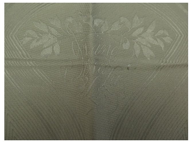 Hermès NUOVO Fazzoletto HERMES GRAND TRALALA VIRGINIE JAMIN 70 Seta KAKI Sciarpa di Seta Cachi - vista 6