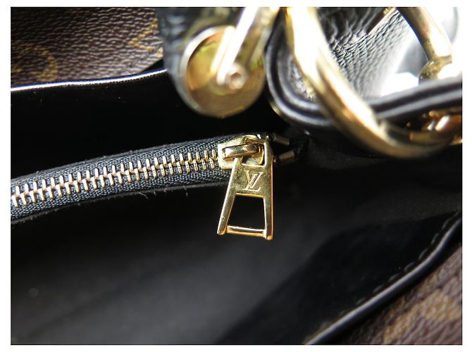 BORSA A MANO LOUIS VUITTON DOUBLE V M54439 IN PELLE NERA E TELA MONOGRAM - vista 10