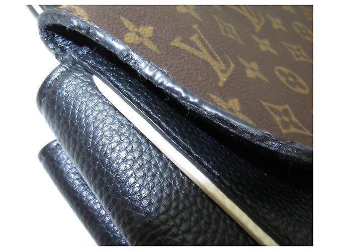 BORSA A MANO LOUIS VUITTON DOUBLE V M54439 IN PELLE NERA E TELA MONOGRAM - vista 23