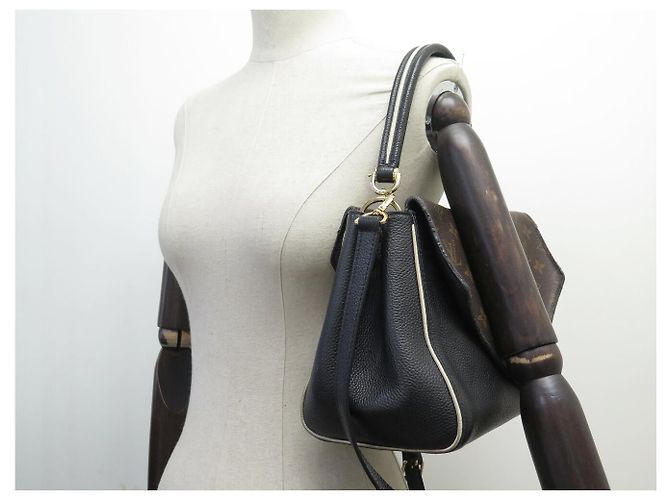 BORSA A MANO LOUIS VUITTON DOUBLE V M54439 IN PELLE NERA E TELA MONOGRAM - vista 6