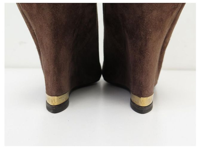 ZAPATOS LOUIS VUITTON BOTINES DE PLATAFORMA DE GAMUZA PLISADA 39 Castaño - vista 5