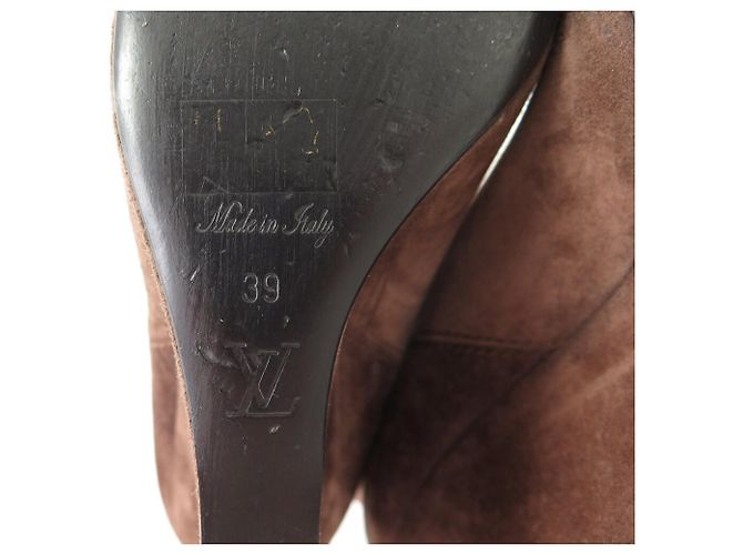 ZAPATOS LOUIS VUITTON BOTINES DE PLATAFORMA DE GAMUZA PLISADA 39 Castaño - vista 8