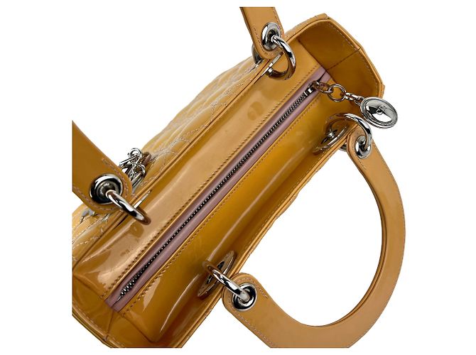 Borsa Lady Dior Cannage Medium in vernice giallo Christian Dior - vista 10