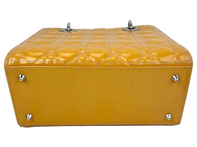 Borsa Lady Dior Cannage Medium in vernice giallo Christian Dior - vista 6