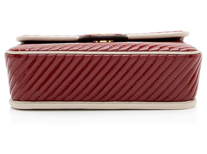 Tory Burch Robinson Schultertasche aus gestepptem Lackleder Rot - Ansicht 4