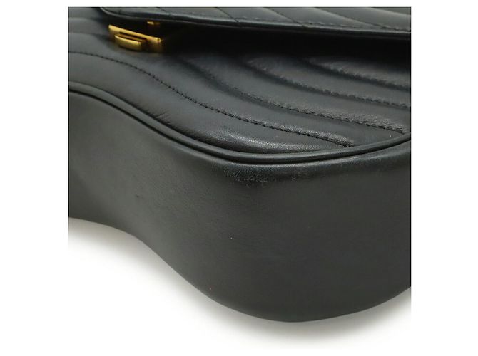 Borsa Louis Vuitton New Wave Chain Bag MM in pelle Nero - vista 3