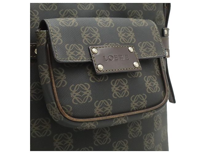 Borsa a tracolla in pelle Loewe Anagram Nero Marrone - vista 8