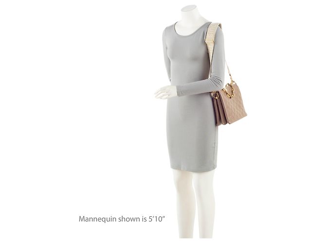 Borsa a tracolla Louis Vuitton Coussin PM in agnello goffrato Monogram Marrone Beige - vista 5