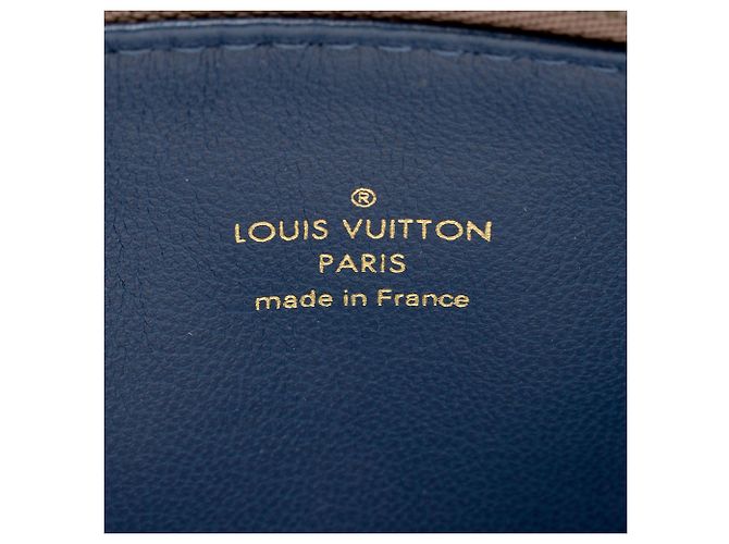 Borsa a tracolla Louis Vuitton Coussin PM in agnello goffrato Monogram Marrone Beige - vista 7