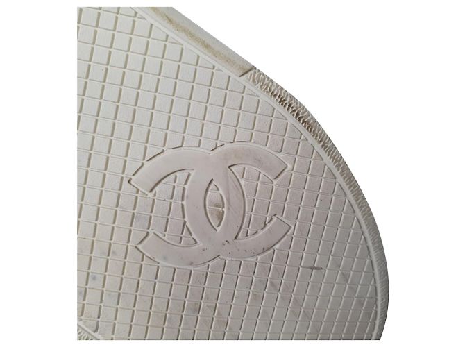 Timeless Sneakers basse Chanel CC Pull-Tab in pelle nera Nero - vista 15