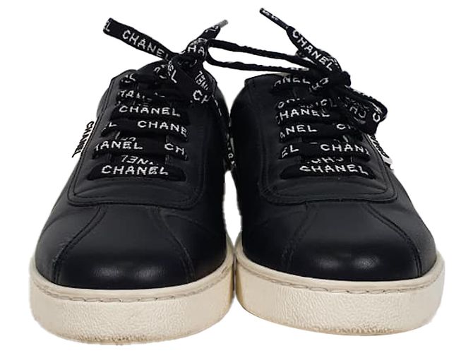 Timeless Sneakers basse Chanel CC Pull-Tab in pelle nera Nero - vista 2