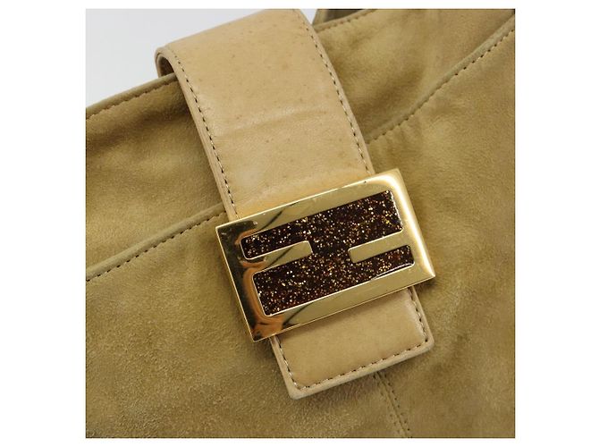 Borsa a tracolla FENDI Mamma Baguette in scamosciato beige e oro Auth 182030V D'oro - vista 18