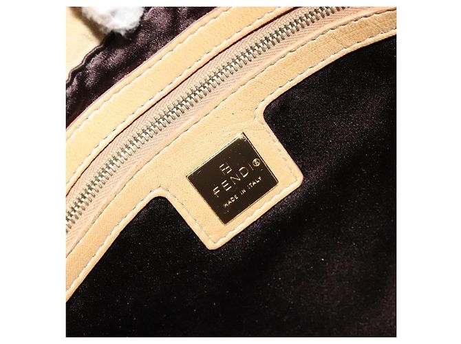 Borsa a tracolla FENDI Mamma Baguette in scamosciato beige e oro Auth 182030V D'oro - vista 19