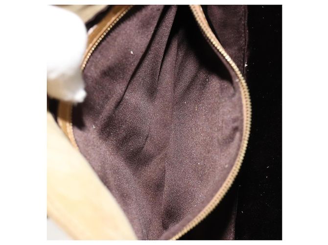 Borsa a tracolla FENDI Mamma Baguette in scamosciato beige e oro Auth 182030V D'oro - vista 23