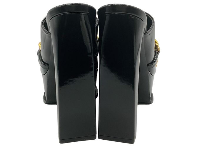 Mule con plateau Medusa Chain in vernice nero Versace - vista 5