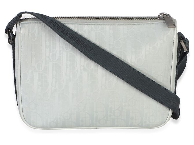 Christian Dior Dior 8 Pouch mit Riemen aus hellblauem Oblique Jacquard - Ansicht 2