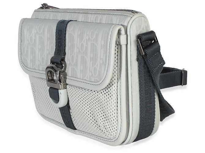 Christian Dior Dior 8 Pouch mit Riemen aus hellblauem Oblique Jacquard - Ansicht 3