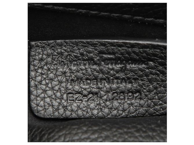 Salvatore Ferragamo Borsa a secchiello Studio in pelle di vitello martellata nera Ferragamo Nero - vista 6
