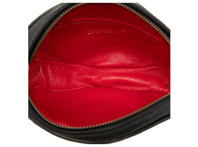 Chanel Black CC gesteppte Satin-Clutch mit Quaste Schwarz - Ansicht 4