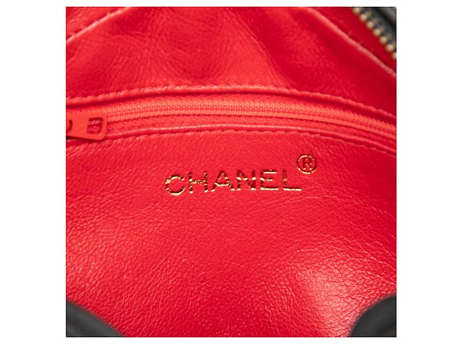 Chanel Black CC gesteppte Satin-Clutch mit Quaste Schwarz - Ansicht 5