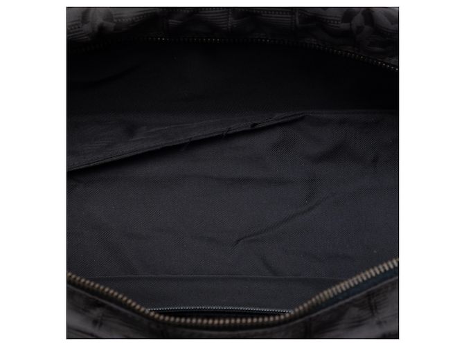 Borsa in nylon Chanel Black New Travel Line Nero - vista 4