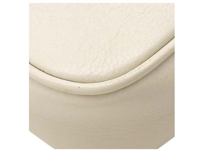 Gucci Borsa a tracolla Mini in pelle di vitello granulata bianca con logo Bianco - vista 9