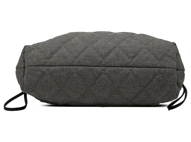 Tote Bonbon em denim acolchoado CC cinza Chanel Marrom Cinza antracite - vista 3