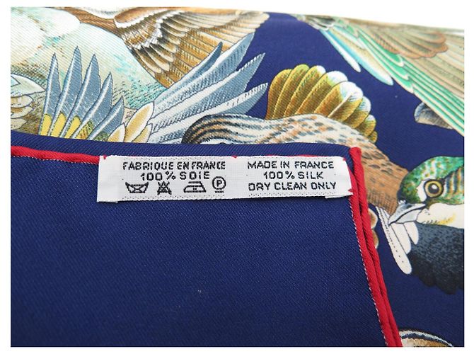Hermès NUOVO FULLETTO HERMES L'INTRUS DE JACQUELOT CARRÉ 90 BLU SETA Blu navy - vista 12