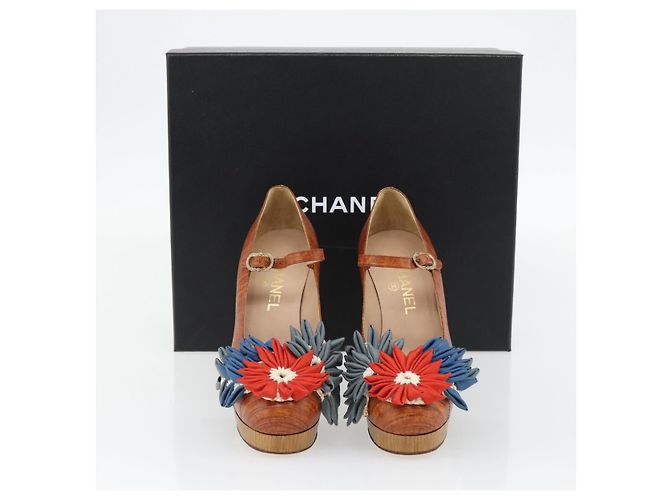 Décolleté CHANEL in pelle 38 1/2 Marrone CC Auth 182044V - vista 23