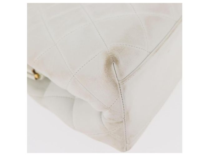 CHANEL Borsa a Spalla Matelasse con Catena in Pelle di Agnello Bianco Oro CC Auth 181776V D'oro - vista 16