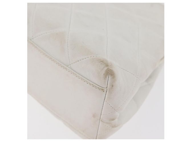CHANEL Borsa a Spalla Matelasse con Catena in Pelle di Agnello Bianco Oro CC Auth 181776V D'oro - vista 17