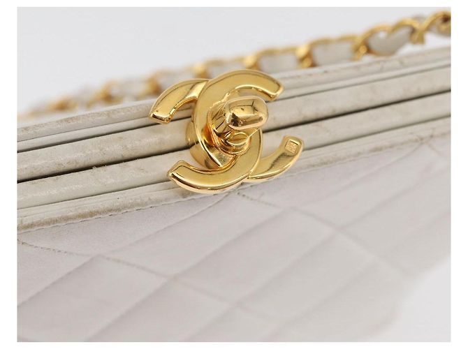 CHANEL Borsa a Spalla Matelasse con Catena in Pelle di Agnello Bianco Oro CC Auth 181776V D'oro - vista 18