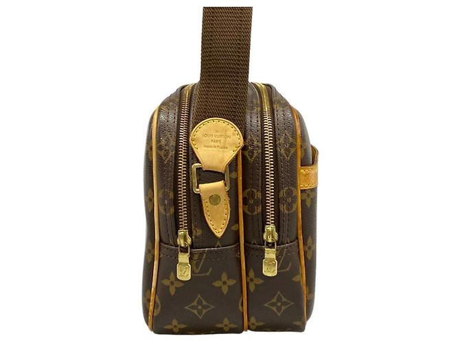 Louis Vuitton Reporter PM Castaño Dorado - vista 2