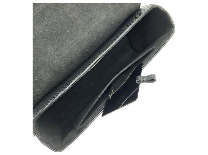Borsa a tracolla Louis Vuitton Epi Twist MM Nero - vista 8