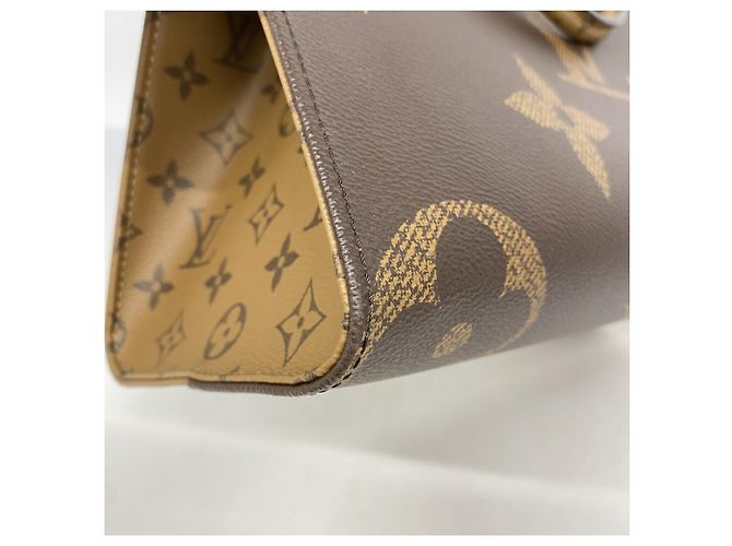 Borsa Tote Louis Vuitton Monogram Giant Reverse OnTheGo MM Marrone - vista 8