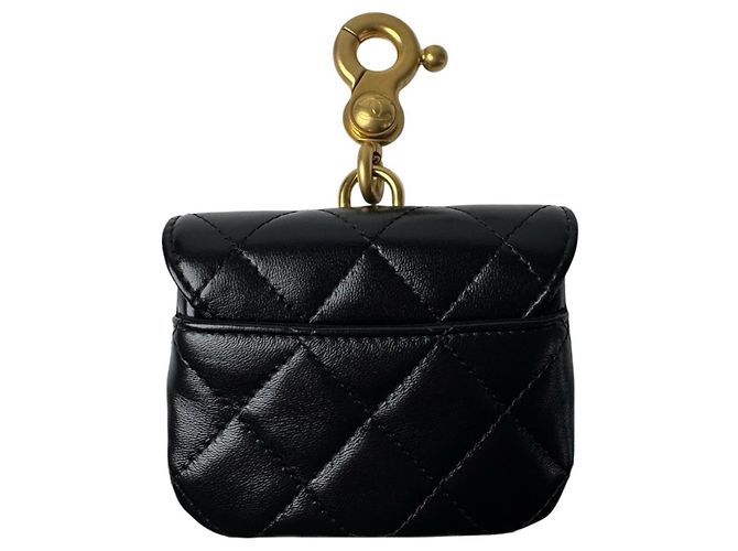 Charm per borsa Chanel Matelassé Nero - vista 2