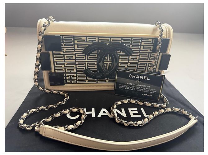 Borsa Chanel 19 Flap Bag Beige in Pelle Nero - vista 22