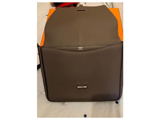 Borsa a tracolla Hermès Steve Light in pelle Togo Cachi - vista 4