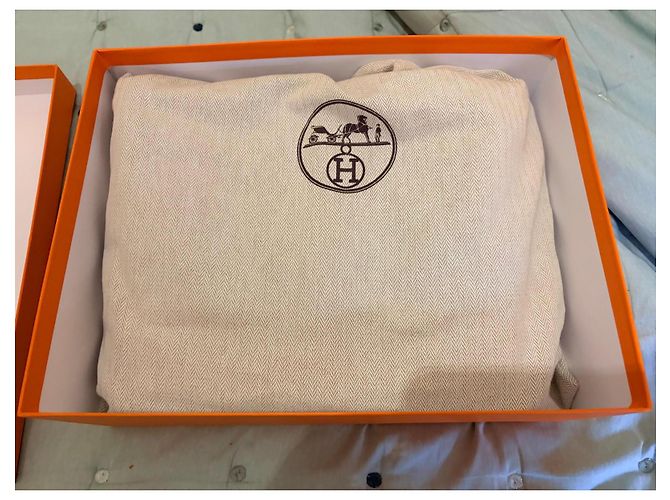 Borsa a tracolla Hermès Steve Light in pelle Togo Cachi - vista 6