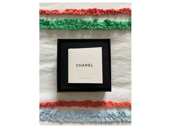 Orecchini Chanel CC Star Drop Dorati D'oro - vista 3