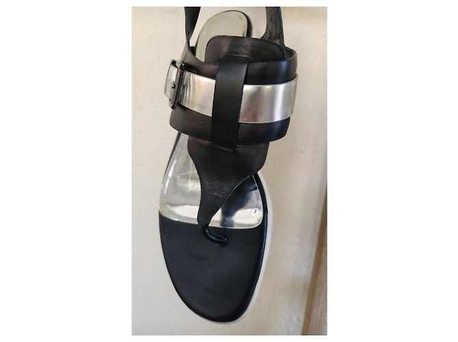 Calvin Klein Sandali con listini neri e argento Nero - vista 3