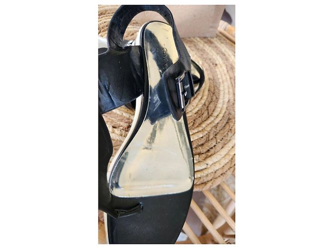 Calvin Klein Sandali con listini neri e argento Nero - vista 4